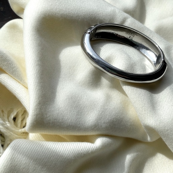 Lia Sophia Bangle Bracelet - Picture 4 of 6